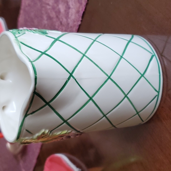 Vintage Grapes Pitcher - Picture 4 of 7